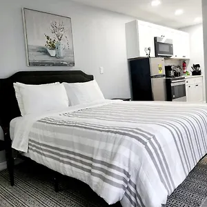 Apartment 4a, Lakeland